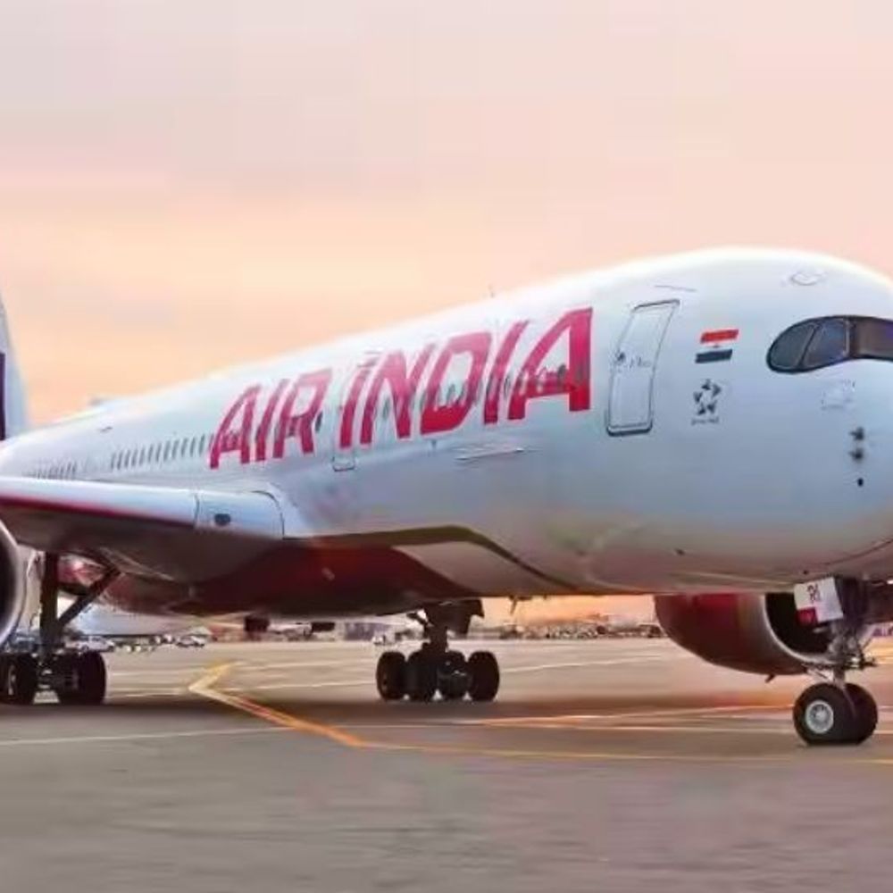 प्लेन उड़ाने से पहले एअर इंडिया पायलट ने शराब पी:ब्रेथ एनालाइजर टेस्ट में फेल; कनाडा से दिल्ली आने वाली फ्लाइट 2 घंटे लेट हुई