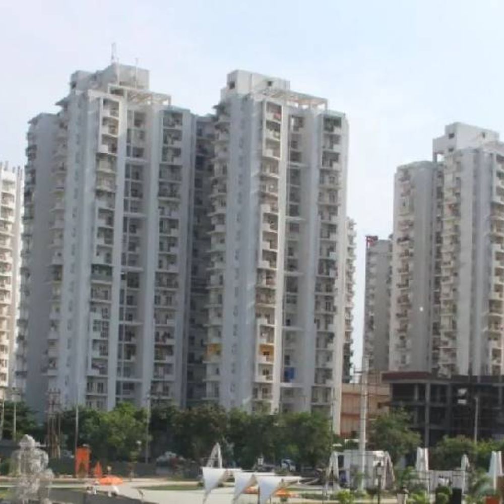 नोएडा में घर खरीदारों के उम्मीदों भरा साल:रेपो रेट में कटौती से होम लोन सस्ता, खरीदारों में बढ़ा भरोसा, प्रॉपर्टी की कीमत भी बढ़ी