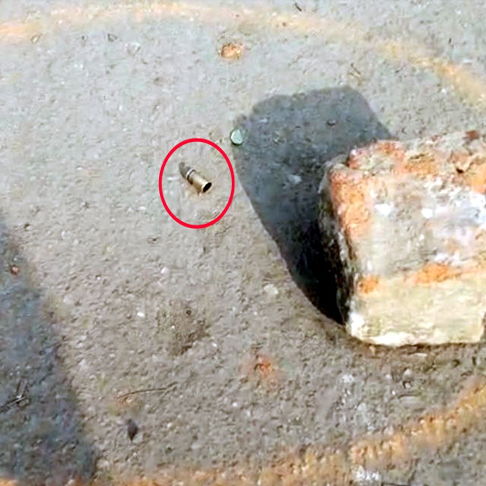 धनबाद में पैसे के लेनदेन पर अंधाधुंध फायरिंग:  बाइक पर सवार दो युवकों ने की वारदात, छह खोखे बरामद; निरसा में दहशत – Dhanbad News