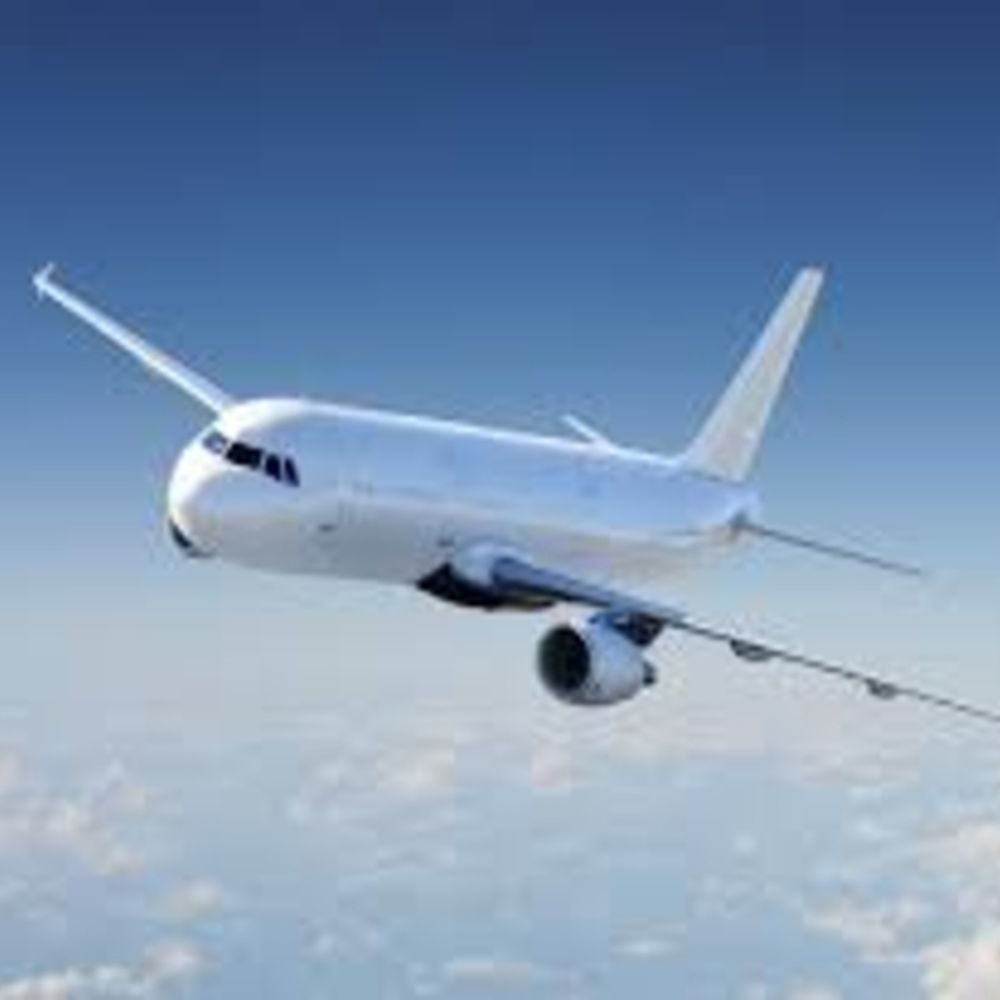 फ्लाइट में यात्री ने इमरजेंसी गेट खोलने की कोशिश की – Indore News