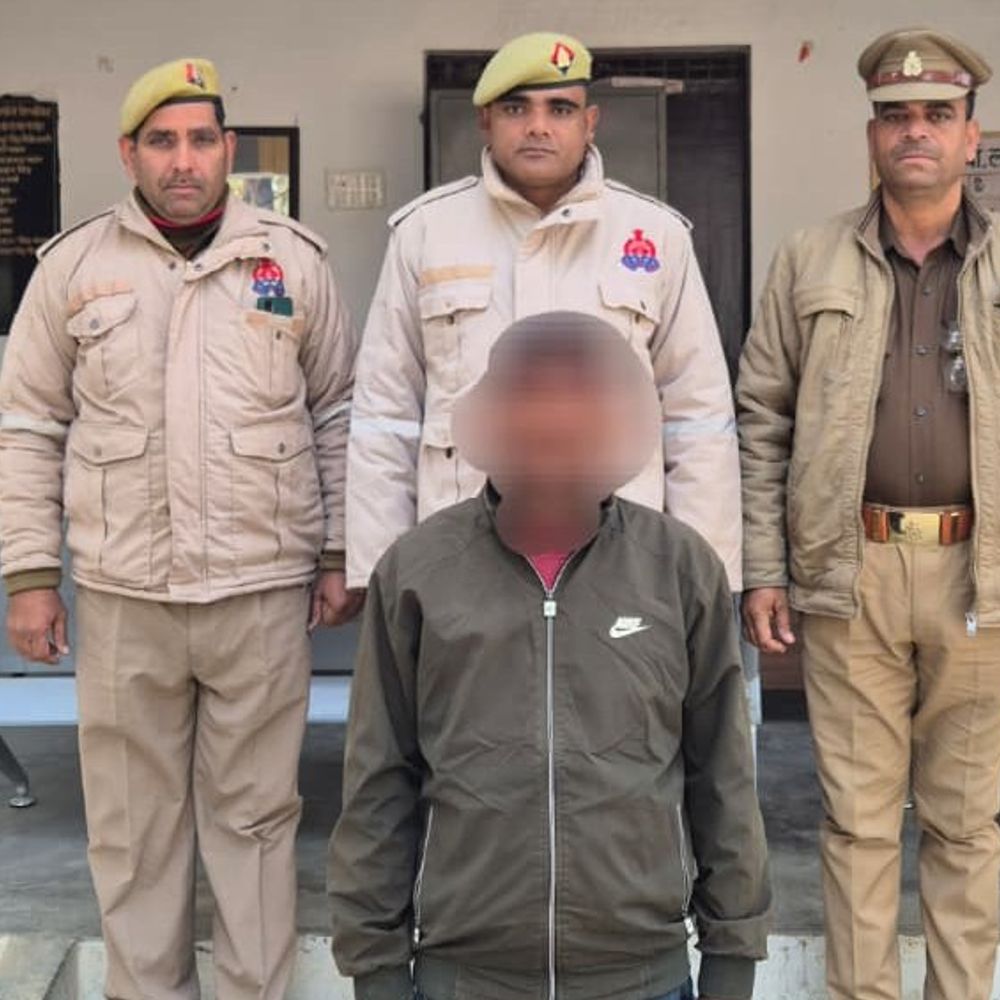 लखनऊ में बेटी से अश्लील हरकत करने वाला गिरफ्तार:वीडियो बनाया, लिव-इन पार्टनर के विरोध करने पर उसका रेप किया