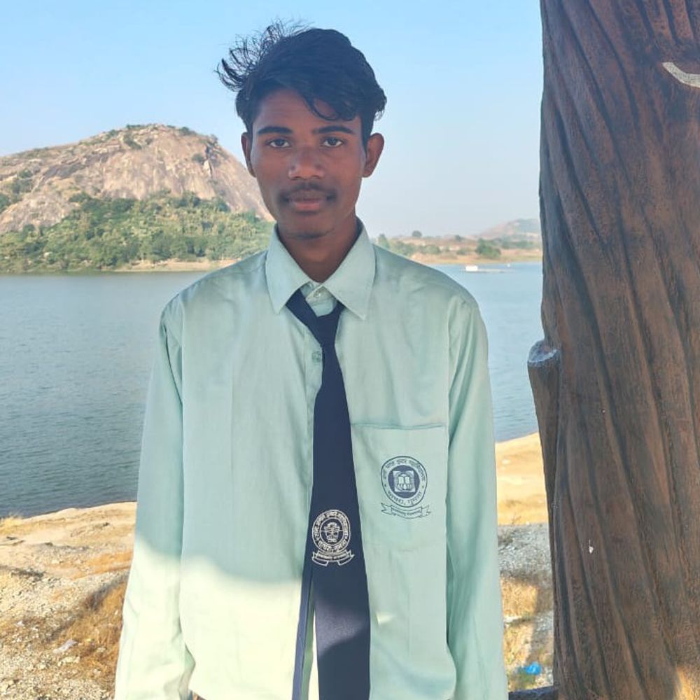 गुमला में इंटर के छात्र ने फांसी लगा दी जान:  अमरूद के पेड़ पर लटकती मिली लाश, दोस्तों संग पिकनिक से लौटा था – Gumla News