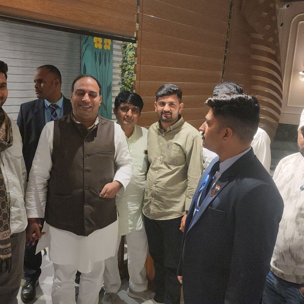 फिल्म निर्माता अमित जानी ने शाहरूख खान को बताया हिंदू-विरोधी:संभल में कहा- बांग्लादेशी खिलाड़ी को 9 करोड़ दिए, खान गैंग का बुरा समय