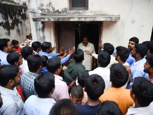 महाराष्ट्र नगर निगम चुनाव-नामांकन वापसी का आखिरी दिन:नागपुर में BJP कार्यकर्ताओं ने उम्मीदवार को घर में बंद किया; नाम वापसी से रोक रहे थे