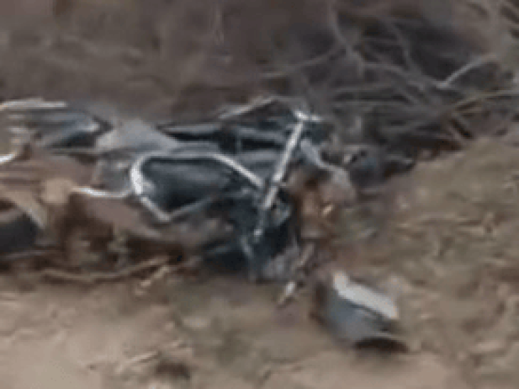 कोलारस में एनएच-46 पर कार-बाइक की भिड़ंत, युवक की मौत:हाईवे जाम के चलते सर्विस लाइन से गुजर रहे थे वाहन, एक गंभीर घायल