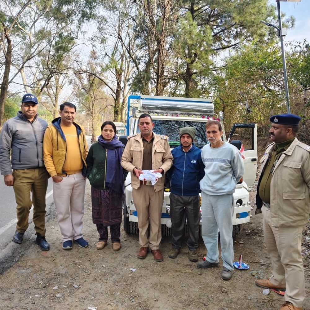 पालमपुर में नशीले पदार्थ के साथ दो गिरफ्तार:  बोलेरो पिकअप से 497 ग्राम चरस बरामद; डेशबोर्ड में छिपाई थी खेप – Dharamshala News