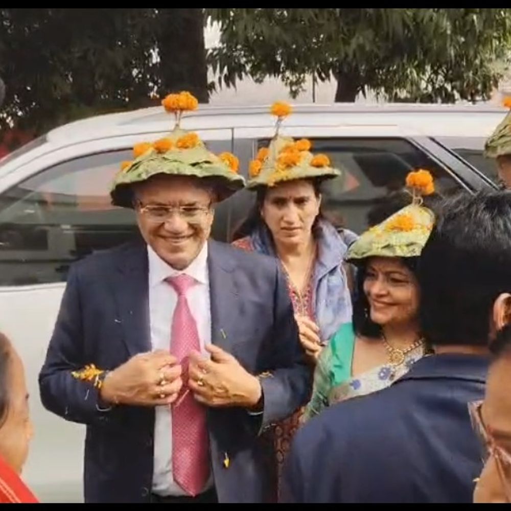 देवघर में मुख्य निर्वाचन आयुक्त का बीएलओ संवाद:  मतदाता सूची की शुद्धता को बताया लोकतंत्र की रीढ़, ईमानदारी से दायित्व निभाने की अपील – Deoghar News
