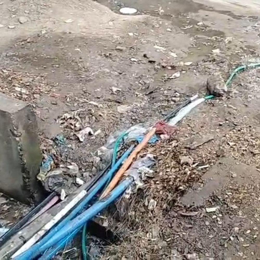 दमोह कलेक्टर ने दिए पाइपलाइन-फिल्टर प्लांट जांच के आदेश:नालियों से गुजरी लाइनों की होगी सैंपलिंग; नपा और जनपद CEO करेंगे जांच