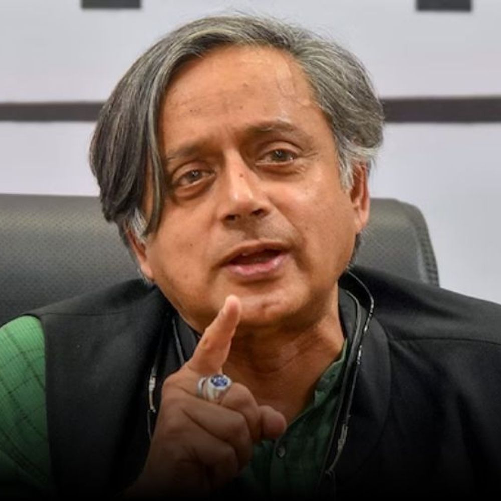 शशि थरूर बोले- मैं कभी पार्टी लाइन से नहीं भटका:17 साल से कांग्रेस में हूं, सभी से अच्छे संबंध, लोग मेरी पूरी पोस्ट नहीं पढ़ते