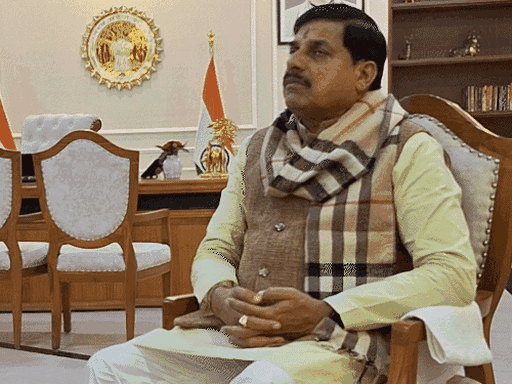 सीएम की अफसरों को नसीहत, समय पर आएं दफ्तर:नए साल की संकल्प मीटिंग में कहा- अन्ना हजारे के काम से सीख लें, निरीक्षण करने जाएं