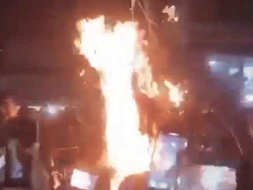 बांग्लादेश में हिंदुओं का कत्ल, पश्चिम बंगाल तक असर:लोग बोले- बांग्लादेश का डुप्लीकेट बन रहा बंगाल, दीदी की पुलिस जिहादी