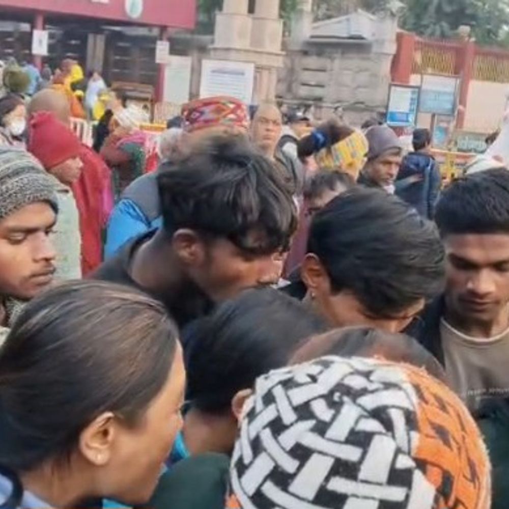 महाबोधि मंदिर में चोरी, नेपाल का नाबालिग पकड़ाया:विदेशी पर्यटकों से कैश चोरी की शिकायत; पुलिस को देखते ही नोट फाड़ रहा था बदमाश