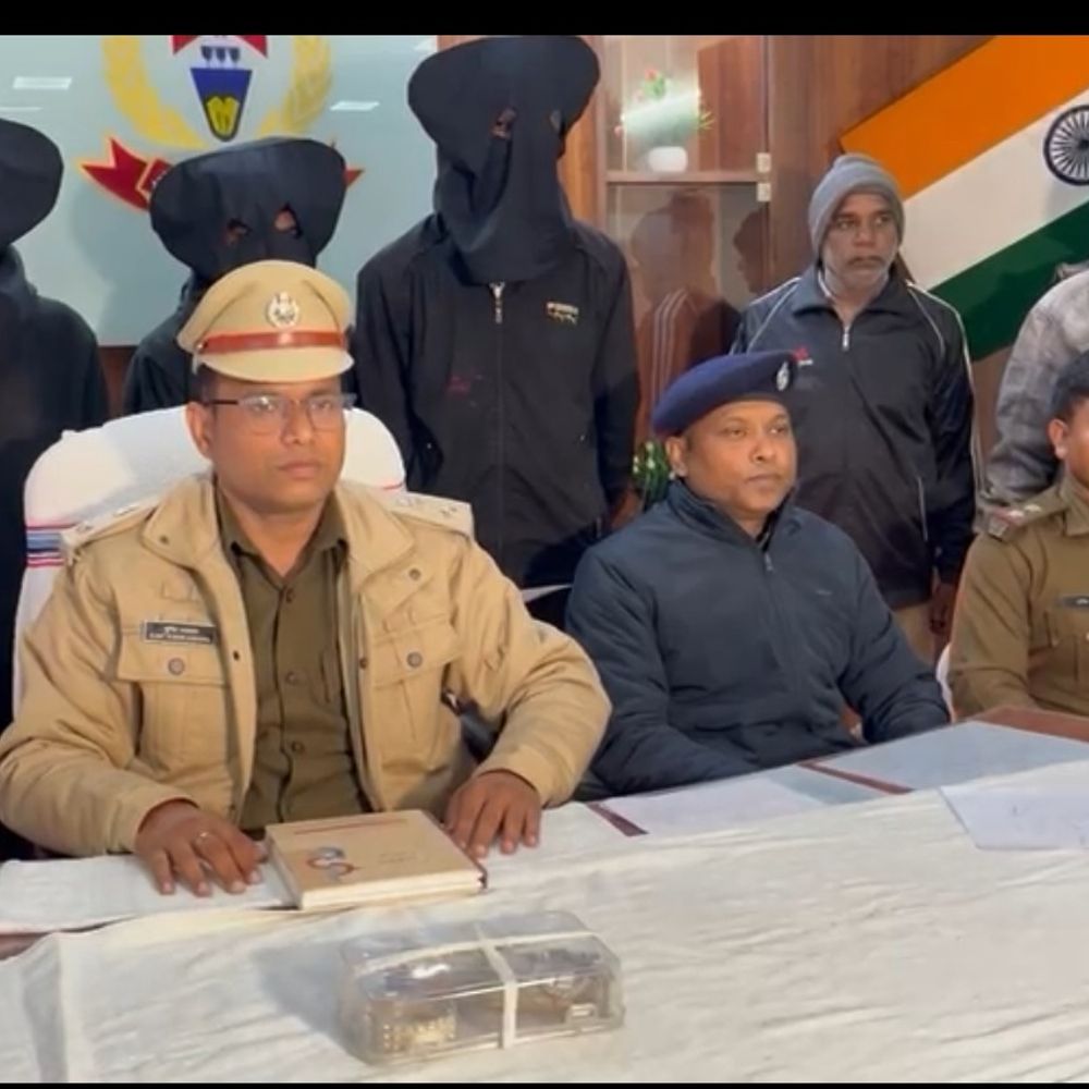 चतरा पुलिस ने टंडवा चोरी कांड का किया खुलासा:  तीन शातिर चोर गिरफ्तार, जेवरात और नगदी बरामद – Chatra News