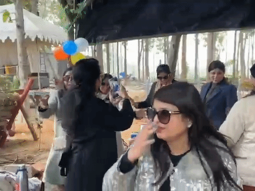 गोरखपुर रोटरी क्लब यूफोरिया ने मनाया नए साल का जश्न:डांस, सिंगिंग और फन गेम्स के माध्यम से किया एंजॉय, शाम को यादगार बनाया