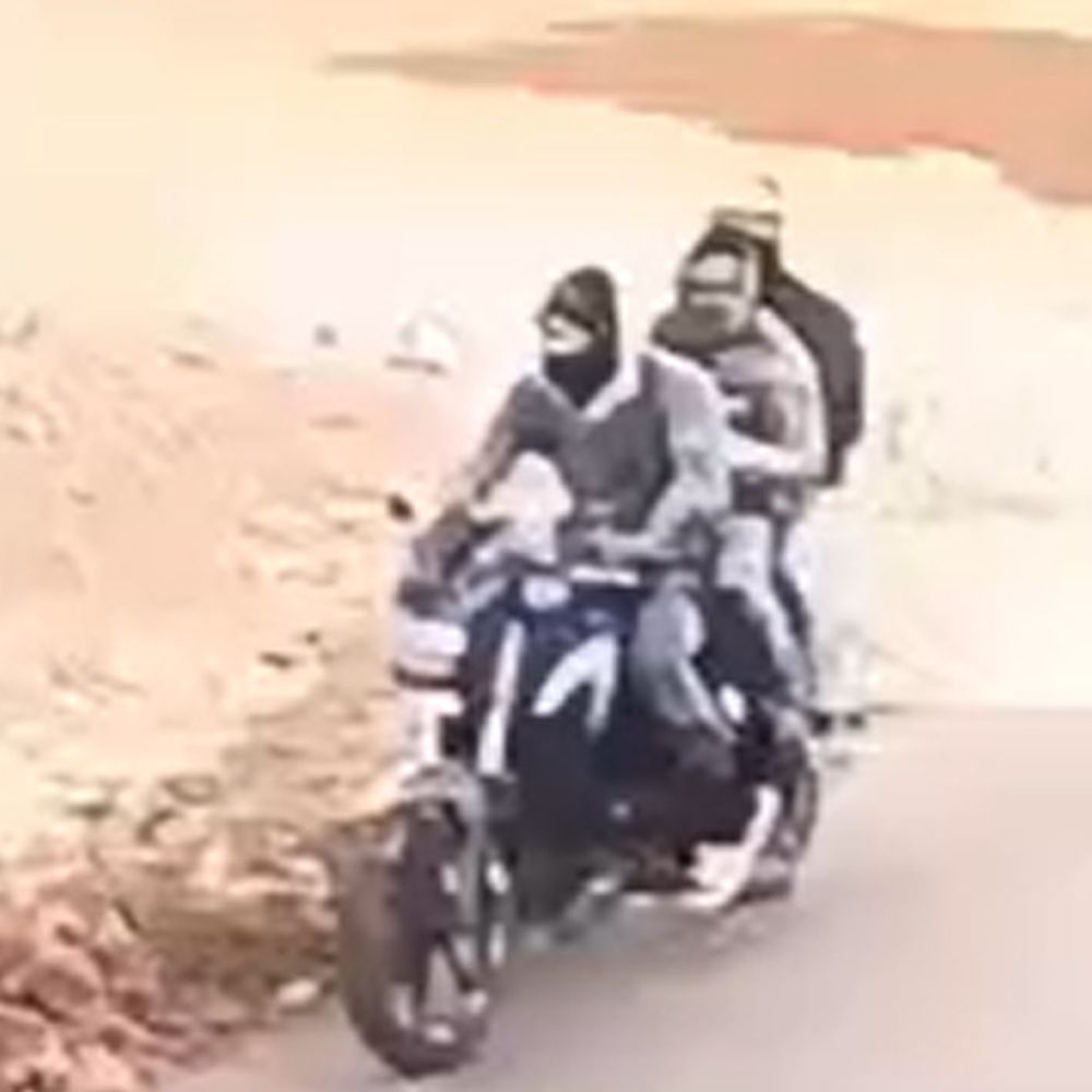 जामताड़ा में CSP संचालक से 20 हजार की लूट:  भागते समय अपराधियों ने की हवाई फायरिंग, बाइक सवार तीन बदमाशों ने की वारदात – Jamtara News