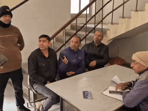 https://images.bhaskarassets.com/thumb/1000x1000/web2images/521/2026/01/09/img1768_1767939353.gif