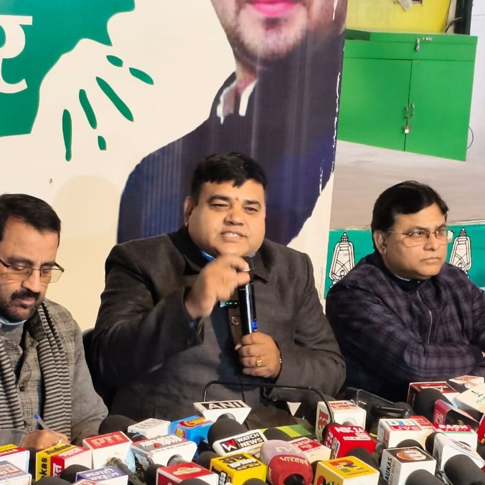 'बिहार के खजाने की हो रही खुली लूट':राजद ने कहा- 3 लाख करोड़ के कर्ज में डूबा बिहार, खर्चों पर श्वेत पत्र जारी करे सरकार