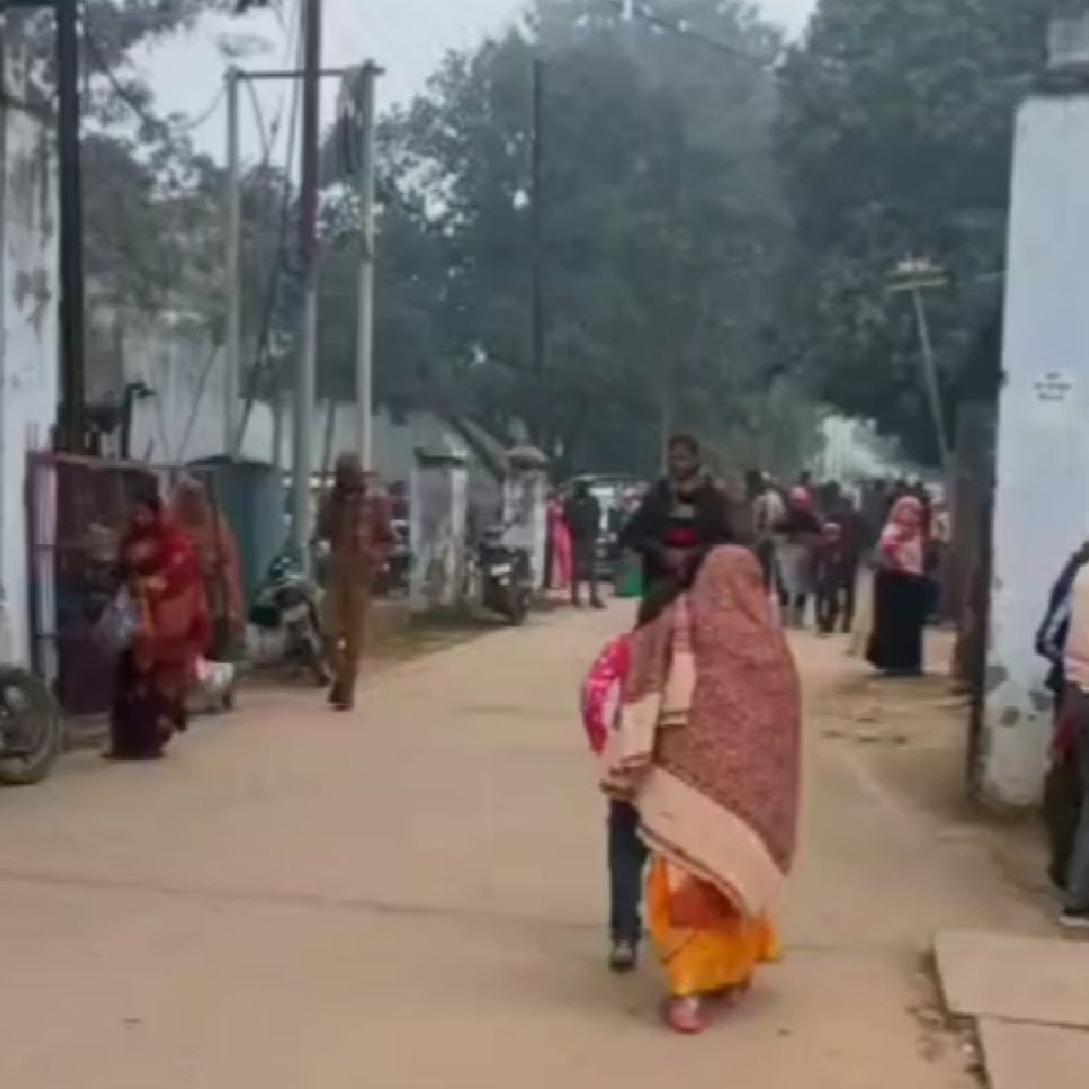 पूर्व IPS अमिताभ ठाकुर की तबीयत सुधरी, जेल लौटे:देवरिया जिला कारागार अस्पताल में डॉक्टरी की निगरानी में