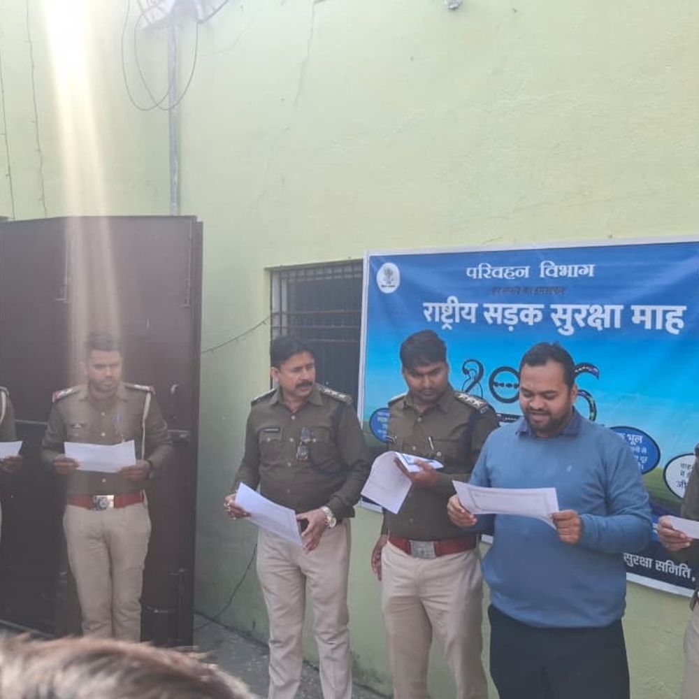 कैमूर में 100 से अधिक चालकों ने ली शपथ:विशेष प्रशिक्षण में ओवरस्पीडिंग, नशे के खतरे पर जोर; हेलमेट-सीटबेल्ट कंपलसरी