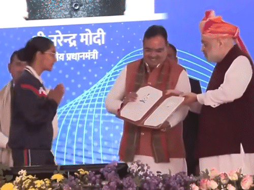 जयपुर में शाह ने 9000 कॉन्स्टेबल को नियुक्ति पत्र दिए:बोले- इनको सिफारिश नहीं, योग्यता से नियुक्ति मिली; बीजेपी ने कांग्रेस के पेपरलीक से निजात दिलाई