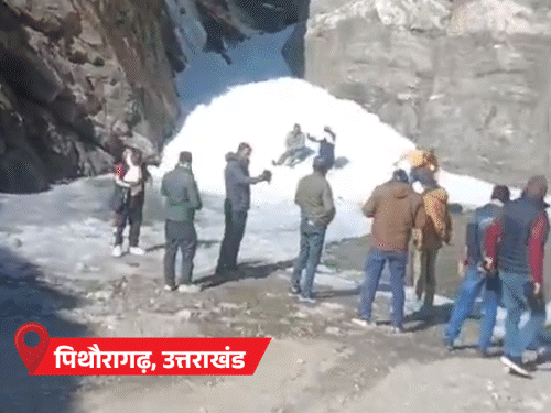 उत्तराखंड में पारा -19°, पिथौरागढ़ में झरना जमा:जैसलमेर का तापमान 4.6°, बिहार के 32 जिलों में शीतलहर; यूपी में कोहरा, 50 ट्रेनें लेट