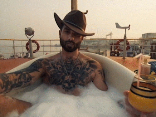 'ओ रोमियो' के टीजर में दिखा शाहिद का खतरनाक अंदाज:स्क्रीन पर तृप्ति डिमरी के साथ पहली बार रोमांस करेंगे, फैंस बोले-2026 शानदार होगा