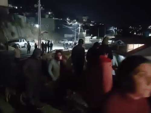 शिमला में टनल निर्माण से कई घरों को खतरा:आधी रात में खाली कराए मकान, 15 परिवार बेघर, जनता में अक्रोश, काम रोकने पड़े अड़े