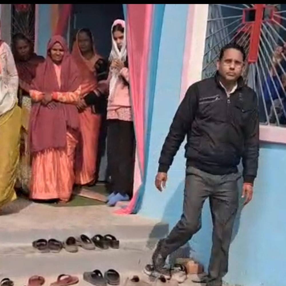 कानपुर देहात में धर्मांतरण कराने का आरोप:चर्च के पास प्रलोभन देकर धर्म परिवर्तन कराने का प्रयास में दो हिरासत में