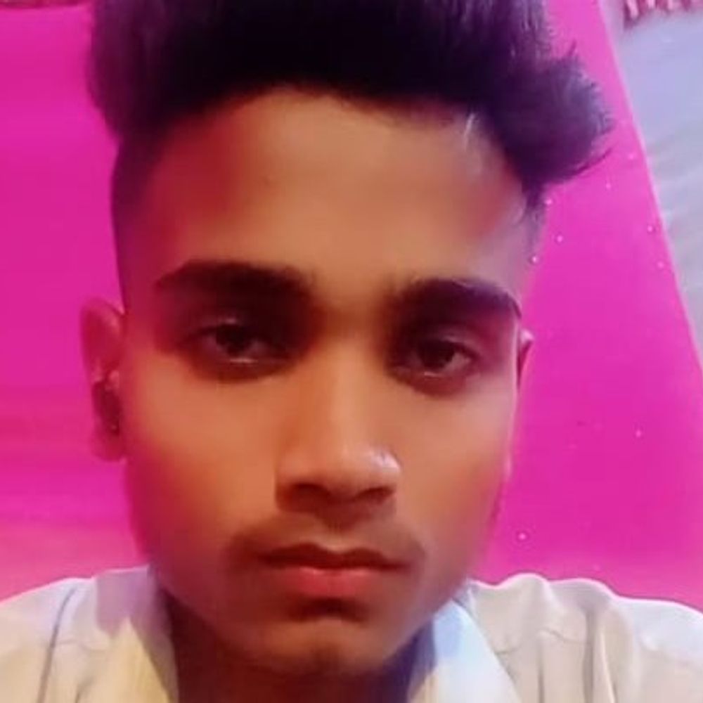 पेड़ पर फंदे से लटका मिला युवक का शव:जेब में मोबाइल और कान में ईयरबड लगा मिला, हत्या की आशंका