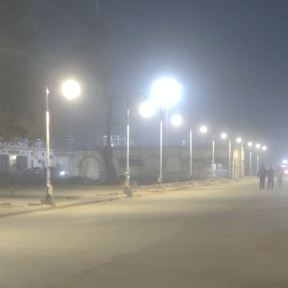 हापुड़ में शीतलहर के चलते 2 दिन स्कूलों में छुट्टी:गिरते तापमान के कारण बच्चों के बीमार होने की आशंका