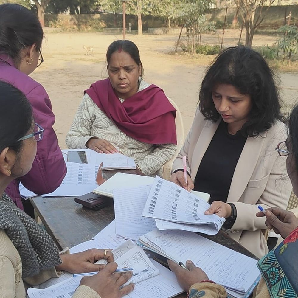 सीतापुर में मतदाता सूची के पुनरीक्षण अभियान में तेजी:सिटी मजिस्ट्रेट ने किया अवलोकन, आपत्तियों के लिए बूथ सुबह 10 से 4 बजे तक खुले रहेंगे