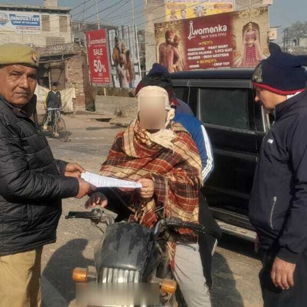 सड़क सुरक्षा माह का विशेष अभियान शुरू:यातायात पुलिस ने दुर्घटनाएं घटाने, नियमों के प्रति जागरूकता बढ़ाने के लिए पहल की