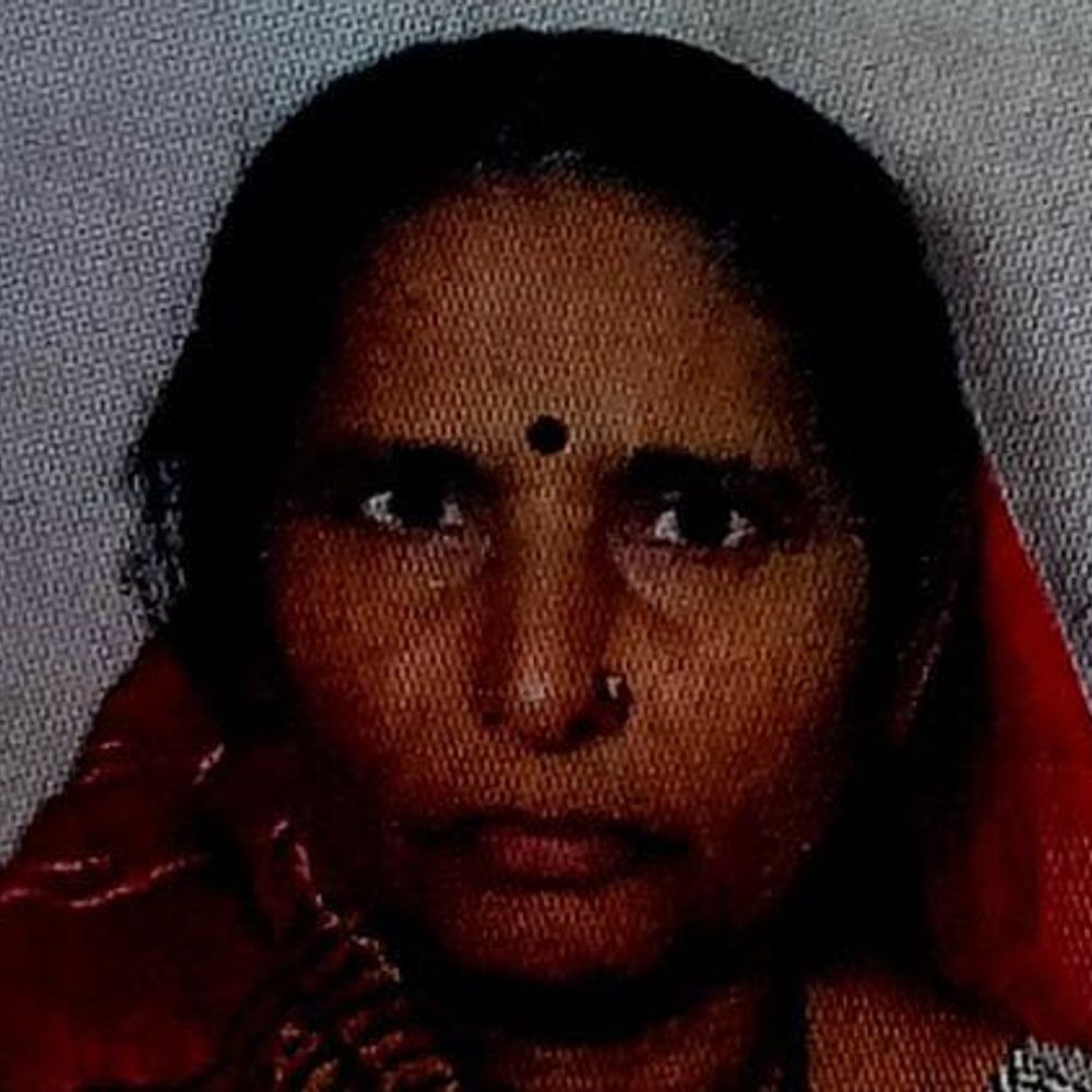 बांदा में सड़क हादसे में महिला की मौत:तेज रफ्तार बोलेरो की टक्कर से हुआ हादसा, ग्रामीणों ने लगाया जाम