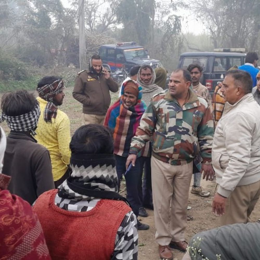 संभल में ठंड से बुजुर्ग की मौत:गन्ने के खेत में शव मिला, हाथ-पैर अकड़े थे; पहचान नहीं हुई