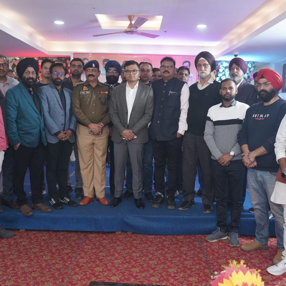 सोनभद्र पुलिस को व्यापार संगठन ने किया सम्मानित:अवैध नशीली दवा, शराब बरामदगी और IGRS में प्रथम स्थान पर