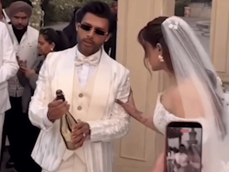 क्रिश्चियन रीति-रिवाजों से हुई नूपुर सेनन-स्टेबिन की शादी:कृति सेनन के बॉयफ्रेंड कबीर सिंह बाहिया रहे मौजूद, मौनी रॉय, दिशा पाटनी भी हुईं शामिल