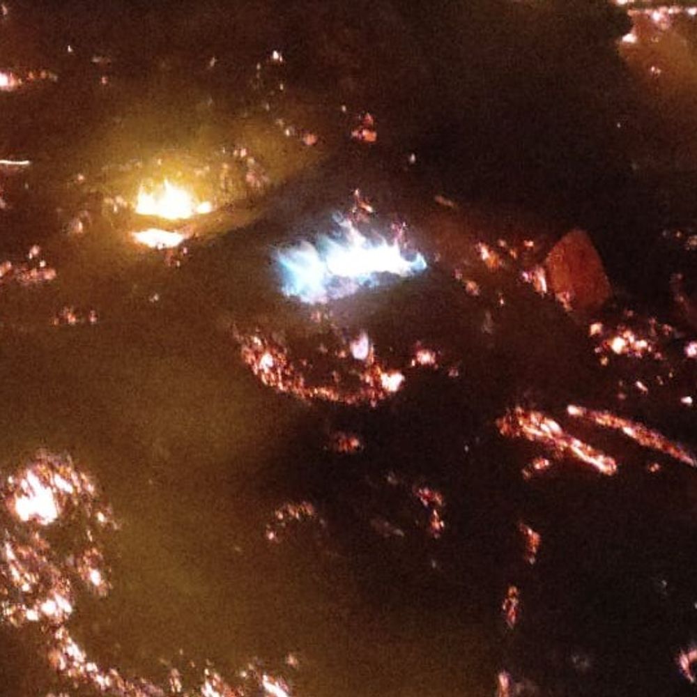 बाराबंकी में झोपड़ी में लगी आग, मवेशी जिंदा जले:रेलवे लाइन किनारे फूलचंद का घर राख, बाहर आग तापने से हुआ हादसा