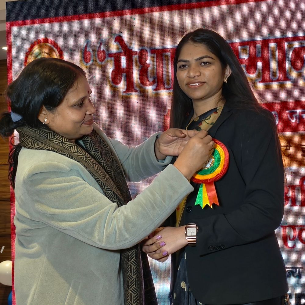 लखीमपुर खीरी में 45 मेधावी युवा सम्मानित:जीवनदीप फाउंडेशन ने विभिन्न शासकीय सेवाओं में चयनितों को किया सम्मानित