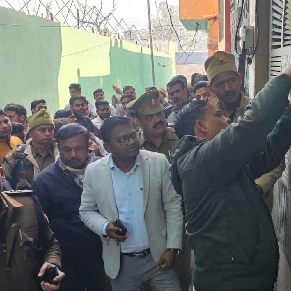 संभल पुलिस ने 11 करोड़ से अधिक संपत्ति कुर्क की:100 करोड़ के फर्जी बीमा घोटाले में 70 अभियुक्तों को जेल भेजा, 25 मुकदमे दर्ज