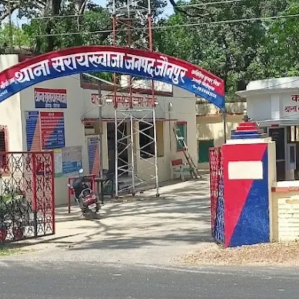 जौनपुर में प्रेमी ने नाबालिग प्रेमिका का गैंगरेप कराया:ननिहाल से स्कूटी से बिठाकर ले गया, 4 दोस्तों के साथ मिलकर की दरिंदगी