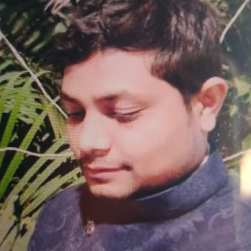 जर्जर ट्रॉली के पहिये से बाइक सवार की मौत:देवरिया में अस्पताल से लौटते समय हुआ हादसा, ट्रॉली छोड़ चालक ट्रैक्टर लेकर फरार