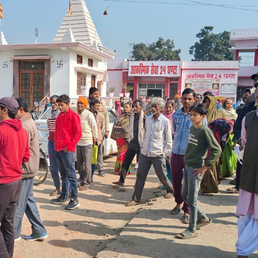 बहराइच में स्कूल की सीढ़ियों से गरकर छात्र की मौत:20 फीट की ऊंचाई से गिरा, सिर में चोट लगने से जान गई