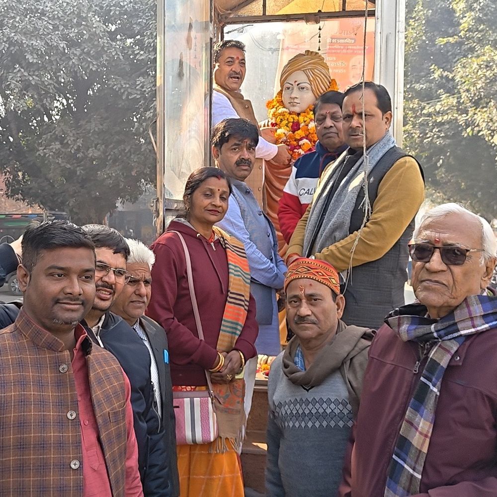 फिरोजाबाद में स्वामी विवेकानंद की 164वीं जयंती मनाई:शिकागो के विश्व धर्म संसद में मिले टर्निंग प्वाइंट के बारे में बताया