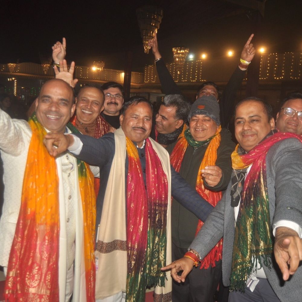 हापुड़ में पंजाबी सभा ने लोहड़ी उत्सव मनाया:एएसपी ने आपसी भाईचारे, शांति और सौहार्द का संदेश देने वाला बताया