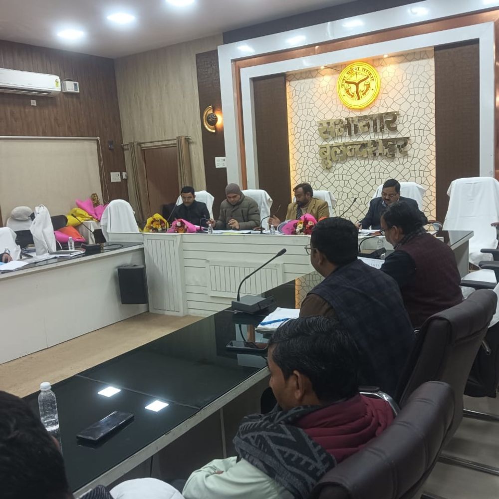 सांसद भोला सिंह ने जिला विद्युत समिति की बैठक की:बुलंदशह में आरडीएसएस परियोजनाओं में देरी पर नाराजगी