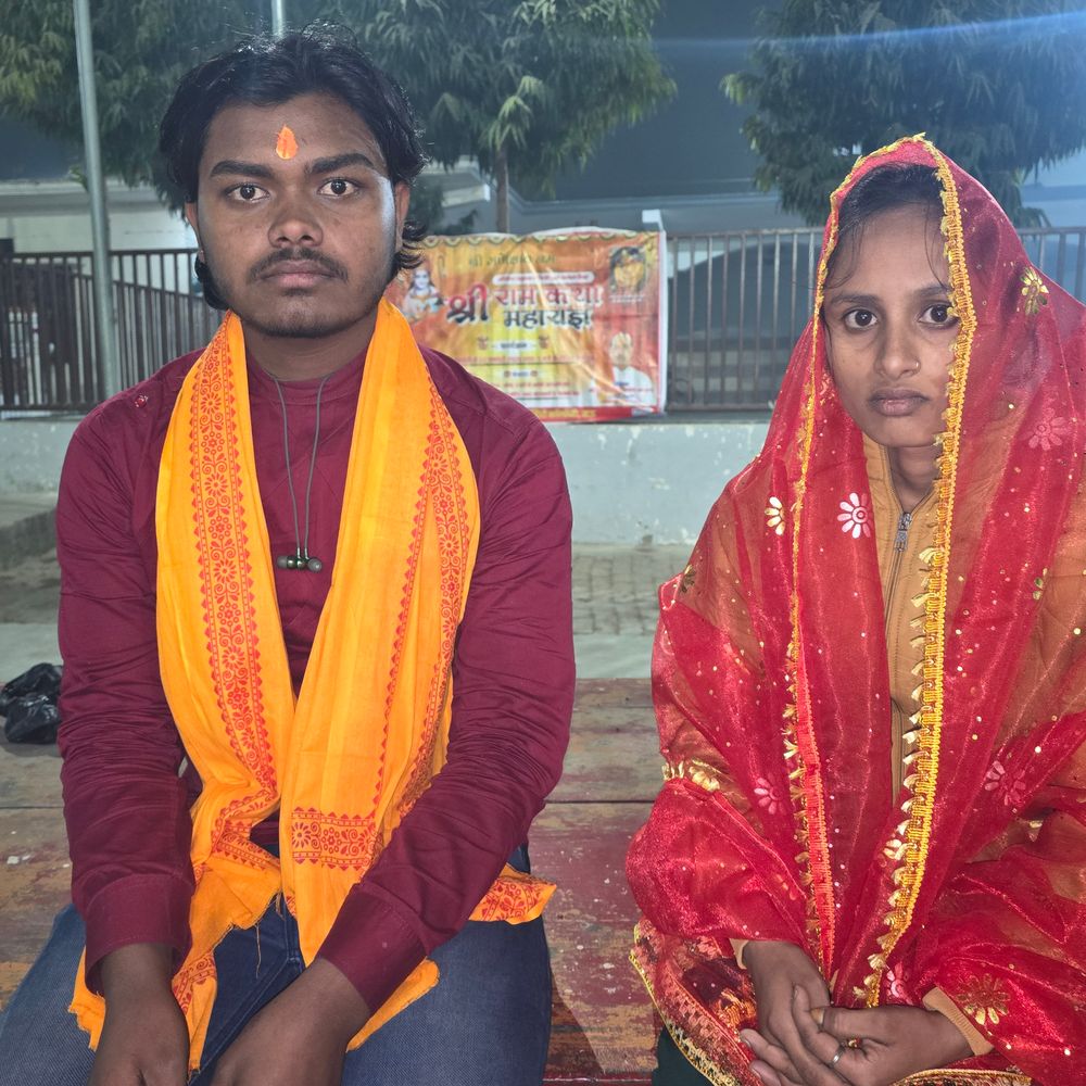 मऊ पुलिस ने रोकी नाबालिग दूल्हे की शादी:मंदिर में फेरे से पहले दूल्हा-दुल्हन घर लौटे