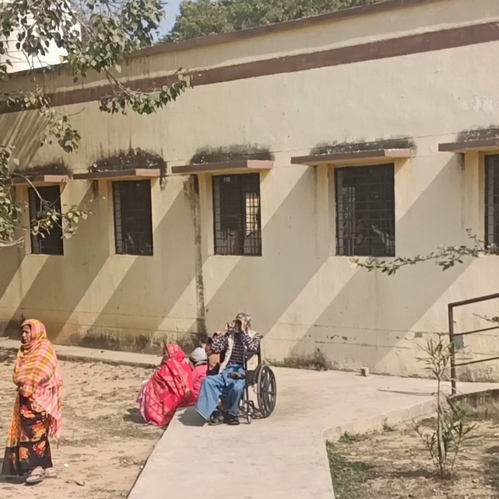 बदायूं में धूप से बढ़ा तापमान, सर्दी अभी बाकी:डॉक्टरों ने लापरवाही के प्रति चेताया, बीमारियां बढ़ने का खतरा