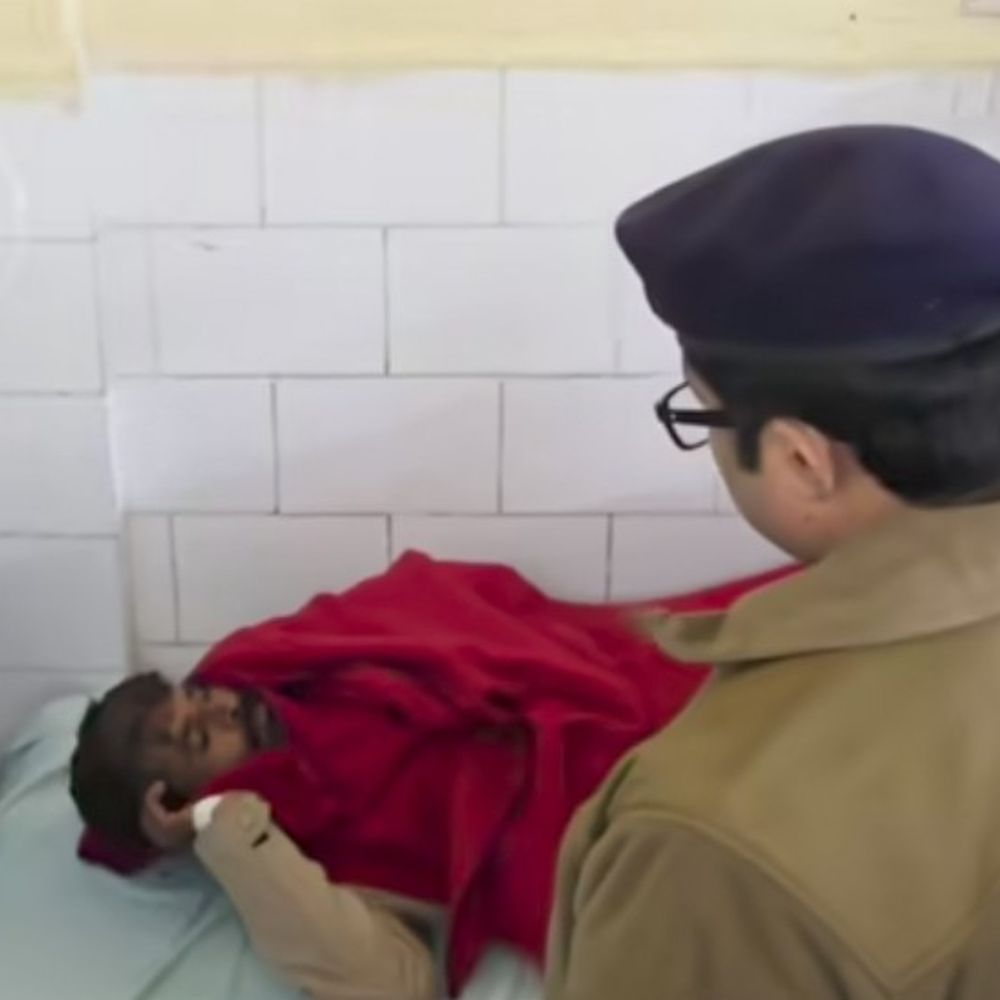 संतकबीरनगर में 25 हजार के इनामी तस्कर का एनकाउंटर:पुलिस मुठभेड़ में पैर में लगी गोली, तीन पहले ही गिरफ्तार