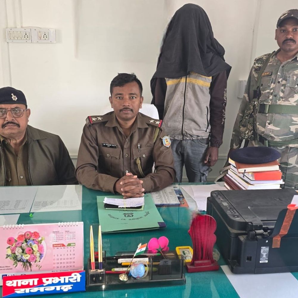 पलामू में रोड रॉबरी का खुलासा:  मां के मोबाइल फोन से पकड़ा गया मुख्य आरोपी, लूटी गई बाइक भी बरामद – Palamu News