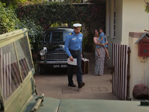 बॉर्डर 2 का 'जाते हुए लम्हों' गाना लॉन्च:नौसेना अधिकारियों की मौजूदगी में मुंबई में कार्यक्रम, बेटे अहान के साथ पहुंचे सुनील शेट्टी